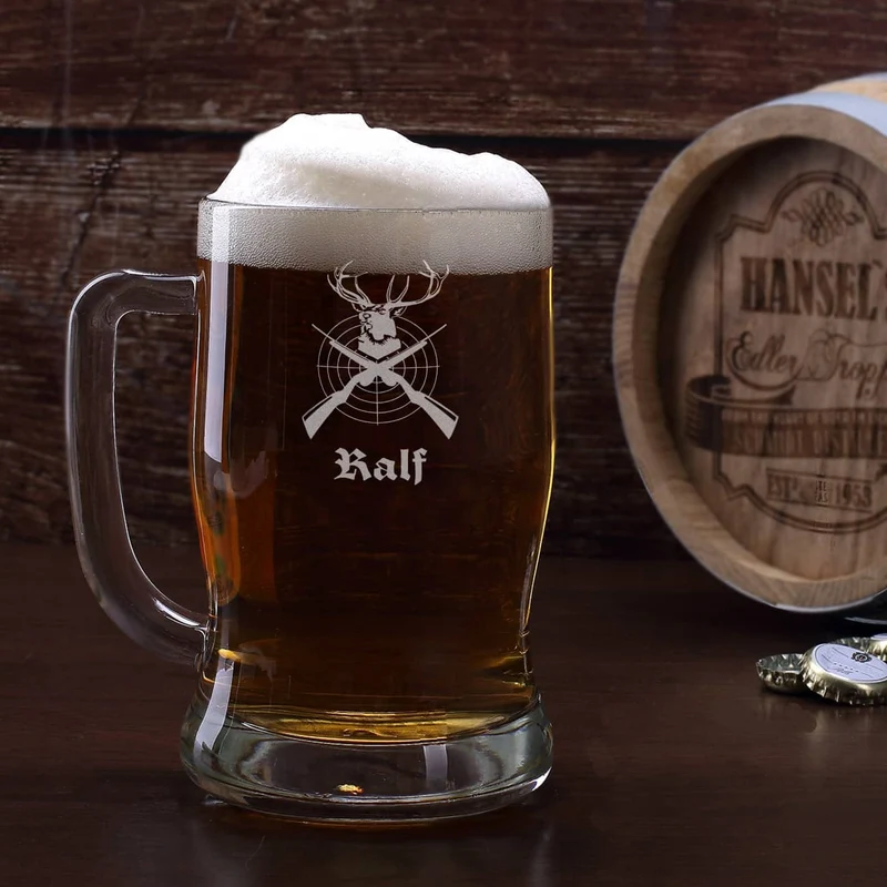 gravierter Bierkrug für Jäger mit Name und Jagdmotiv, 0,5 L