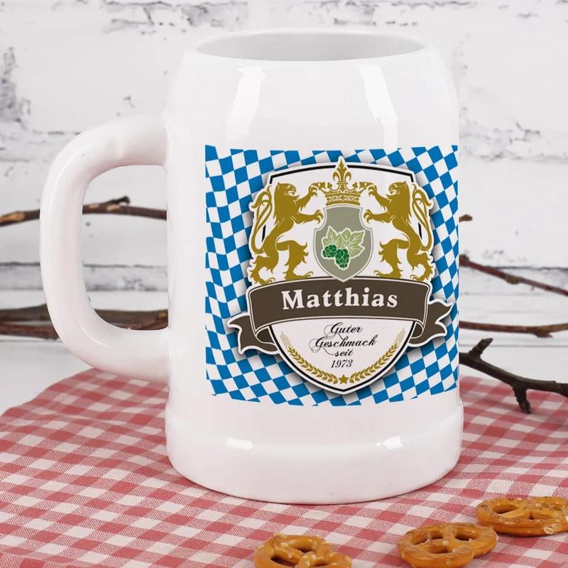 Bierkrug mit eigenem Namen im Löwen-Wappen