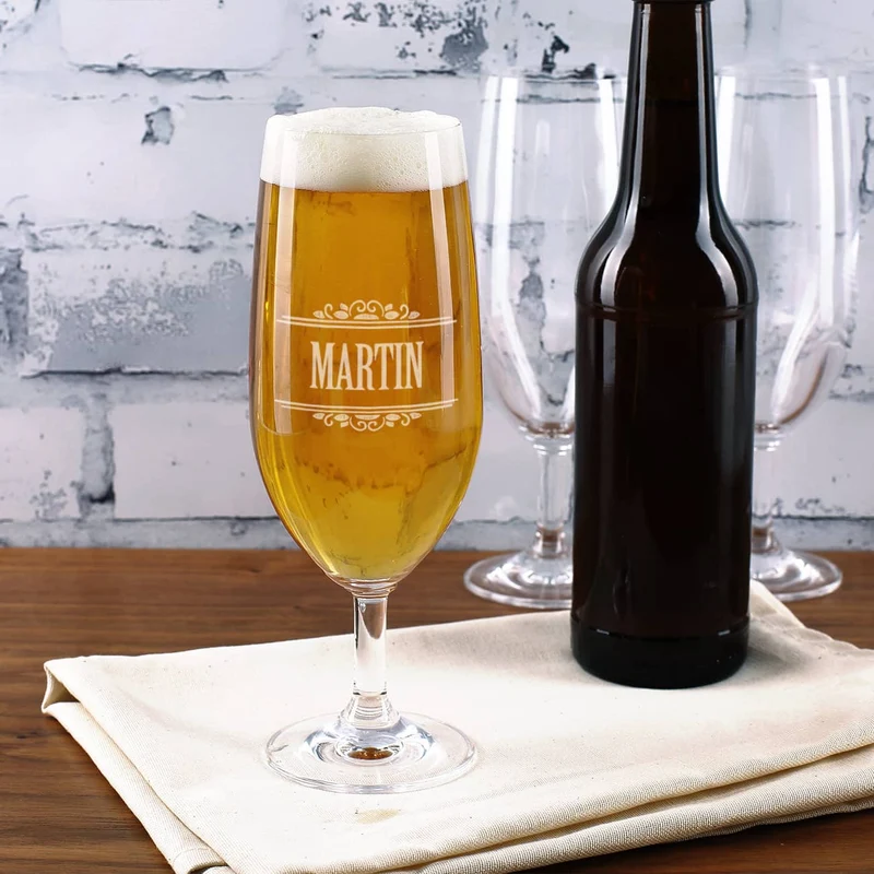 Persönliches Bierglas mit Ihrem Namen eingraviert