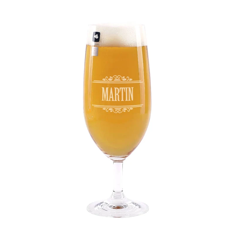 Persönliches Bierglas mit Ihrem Namen eingraviert