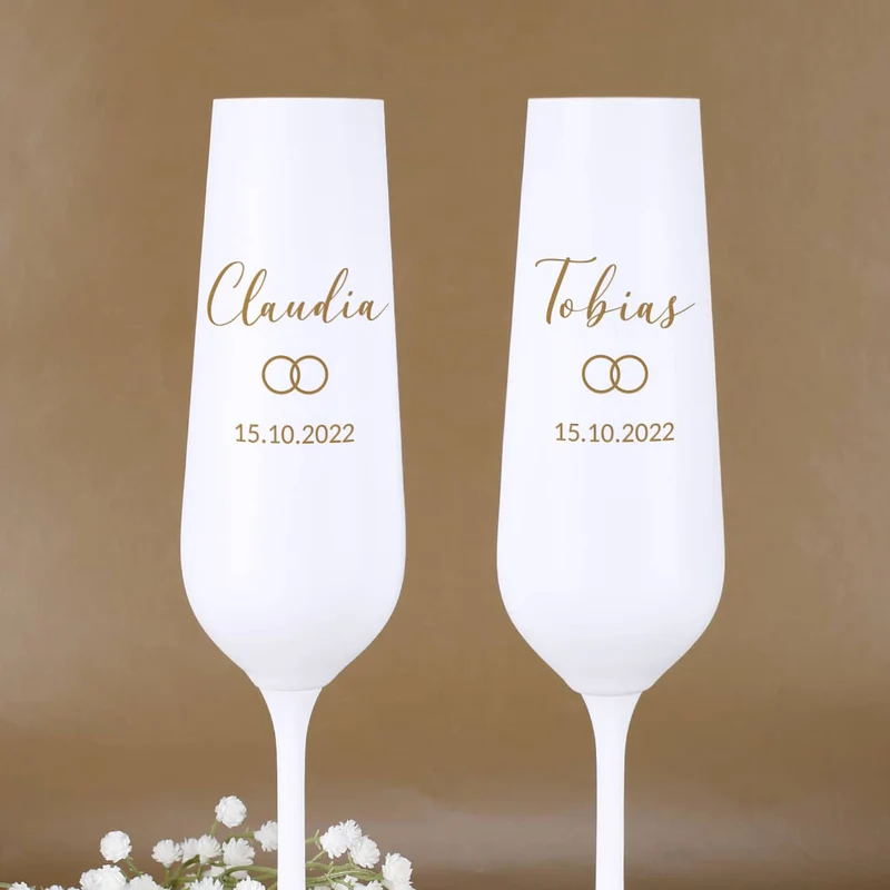 Persönliche Sektgläser zur Hochzeit in weiß-gold