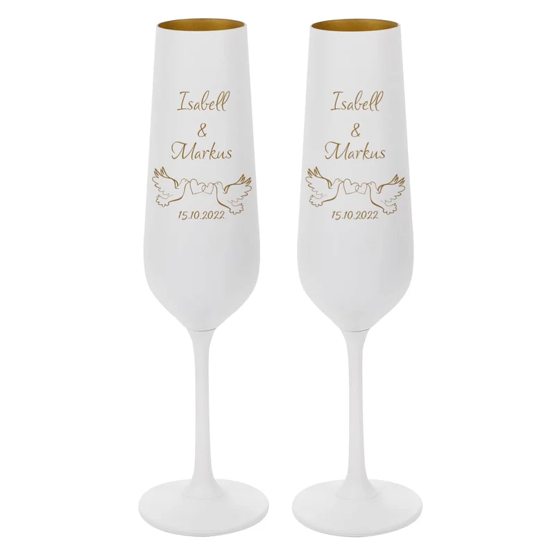Sektgläser zur Hochzeit mit Taubenmotiv, Namen und Datum