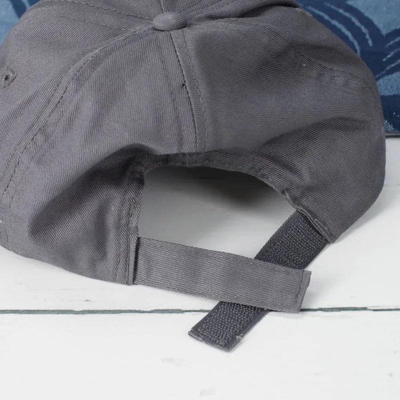 Junior Basecap Dunkelgrau mit Wunsch-Hashtag