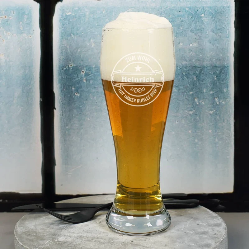 graviertes Weizenbierglas Zum Wohl mit Wunschname