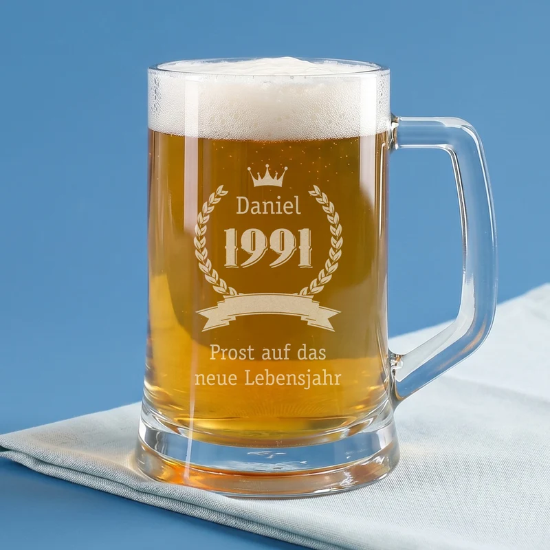 Bierglas mit Name, Geburtsjahr und Wunschtext