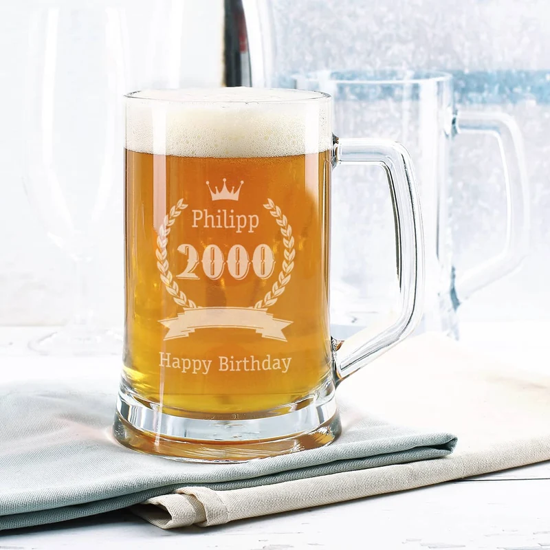 Bierglas mit Name, Geburtsjahr und Wunschtext