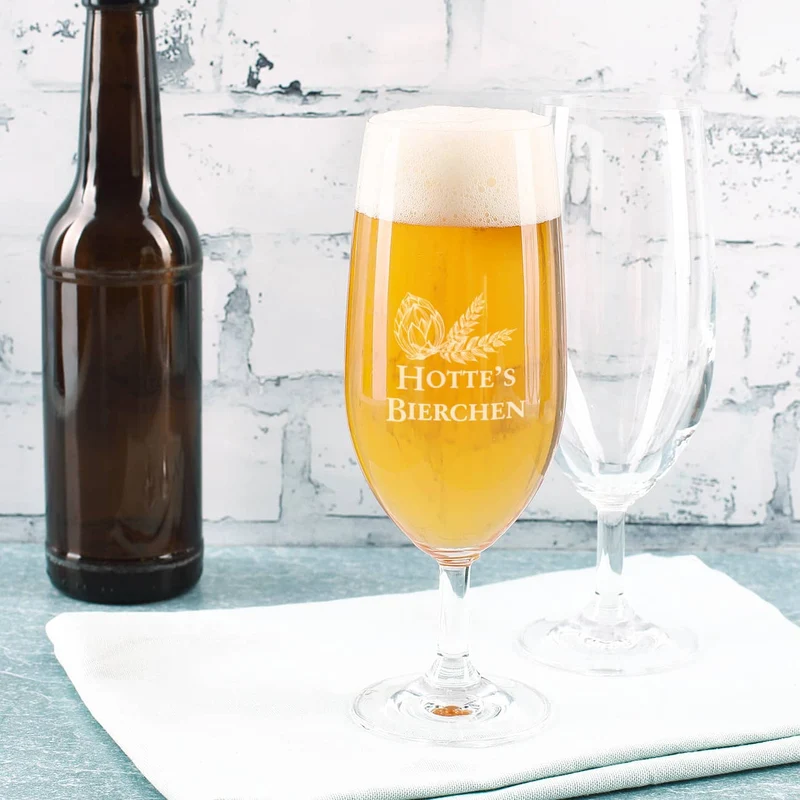 Bierchen Pilstulpe graviert mit Hopfenmotiv und Name von Leonardo