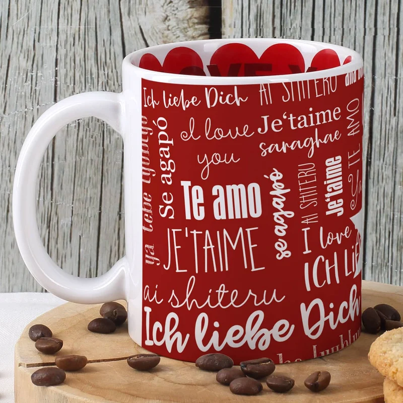 Romantische Tasse zum Valentinstag in verschiedenen Sprachen
