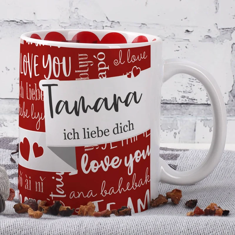 Romantische Tasse zum Valentinstag in verschiedenen Sprachen
