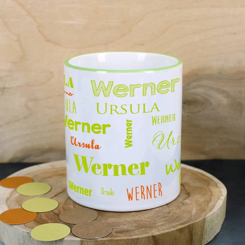 Tasse mit zwei Namen in verschiedenen Schriftarten