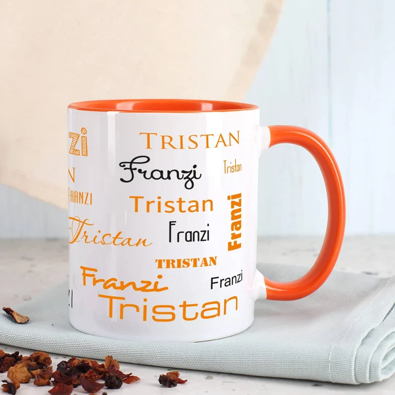 Tasse mit zwei Namen in verschiedenen Schriftarten