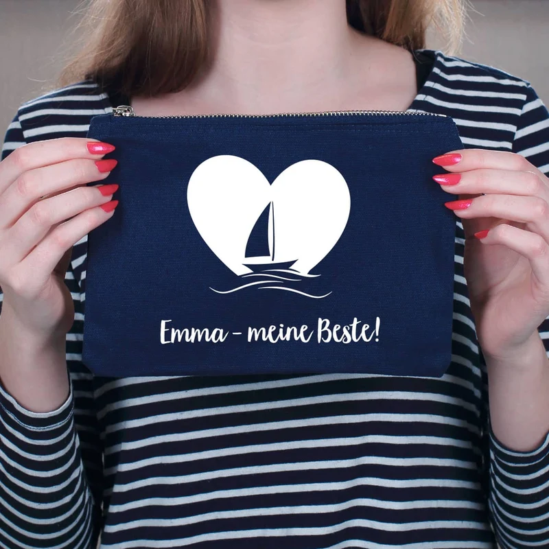 Beautycase dunkelblau mit Schiffchen und Wunschtext