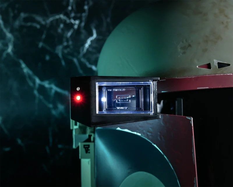 Boba Fett Premium Helm Replik Re-Armored mit Lichteffekten - Star Wars