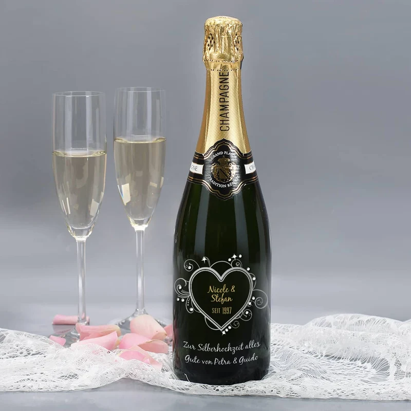 Hochzeitschampagner mit Gravur veredelt mit Swarovski Strasssteinen