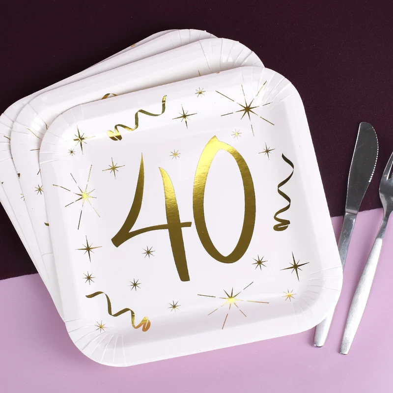 Quadratische Pappteller mit Gold-Metallic zum 40. Geburtstag