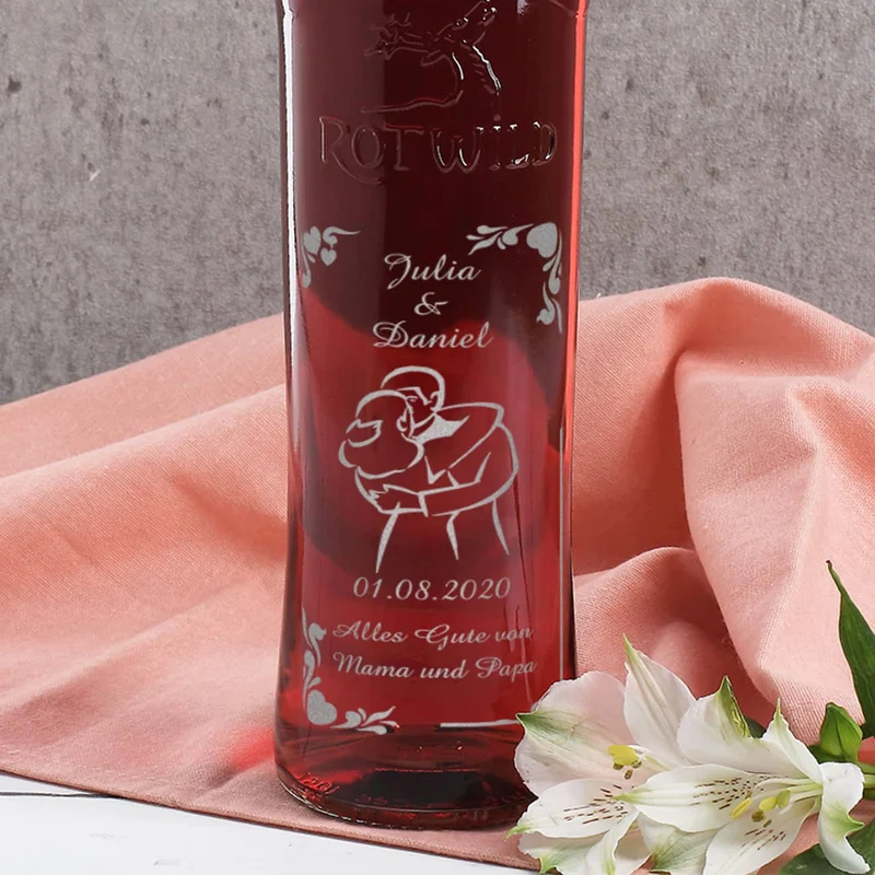 Weinflasche zur Hochzeit mit persönlicher Gravur
