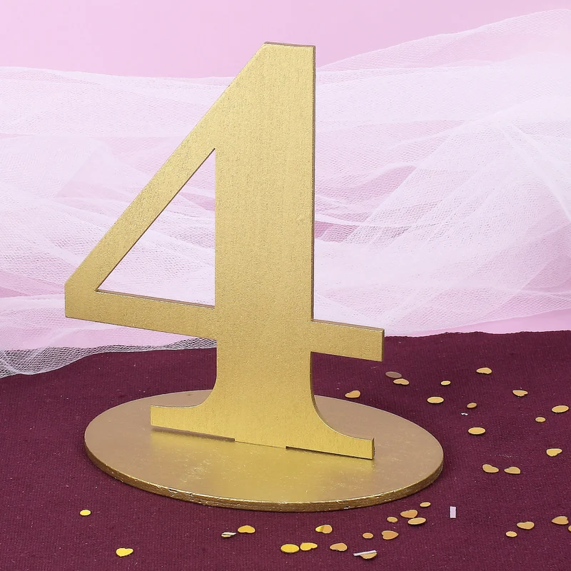 Goldene Dekozahl 4